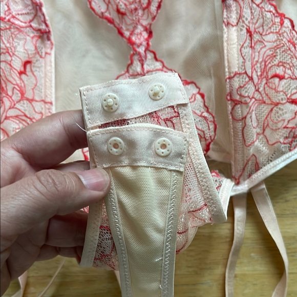 Savage X Fenty Red and Cream Bra with Underwire Support - Picture 5 of 10